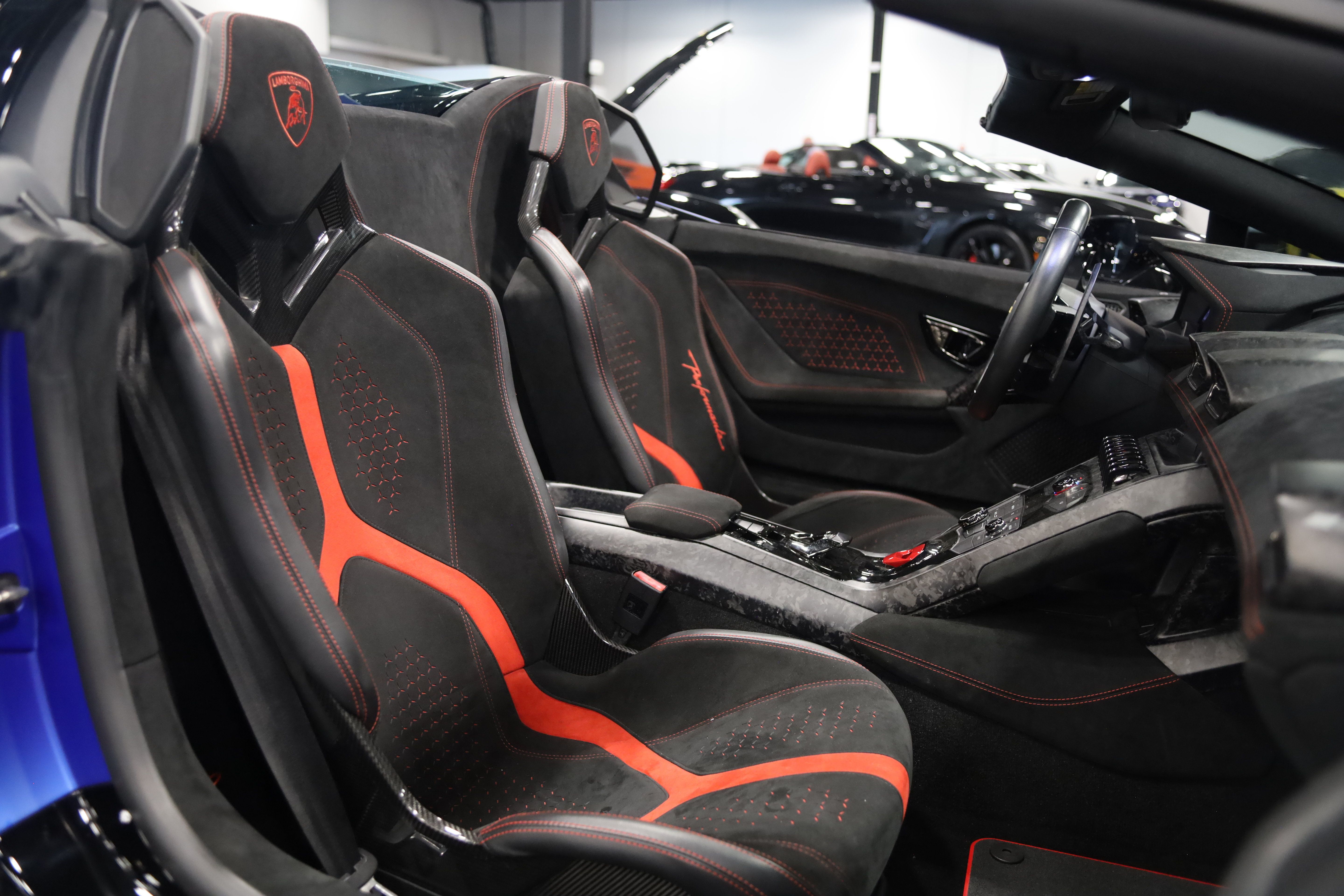 Used 2019 Lamborghini Huracan Performante AWD/4WD image 33