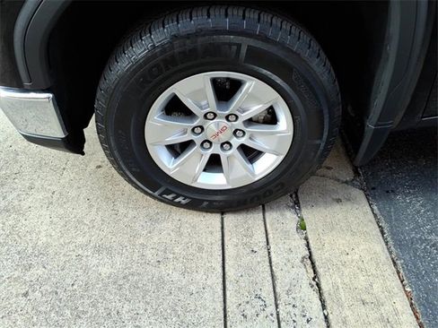 Used 2022 GMC Sierra 1500 SLE image 10