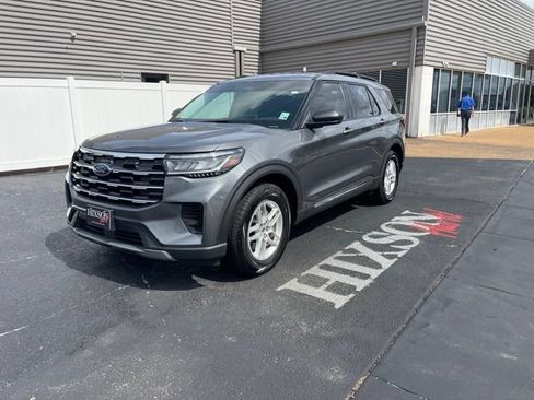 Certified 2025 Ford Explorer Active RWD image 1