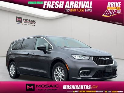 Used 2023 Chrysler Pacifica Touring-L