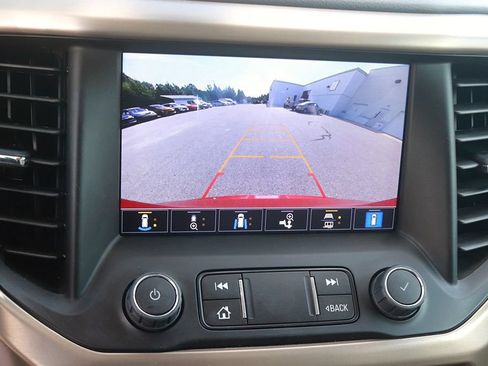 Used 2023 GMC Acadia Denali w/ Denali Ultimate Package FWD image 30