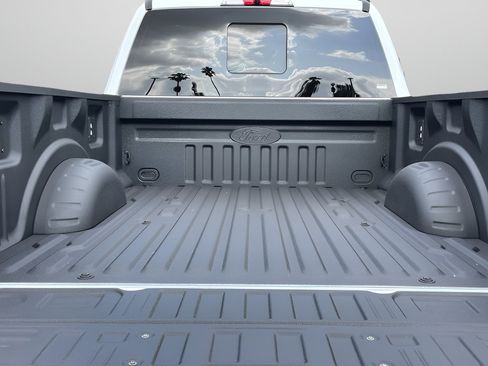 New 2026 Ford F250 XLT w/ XLT Premium Package AWD/4WD image 9