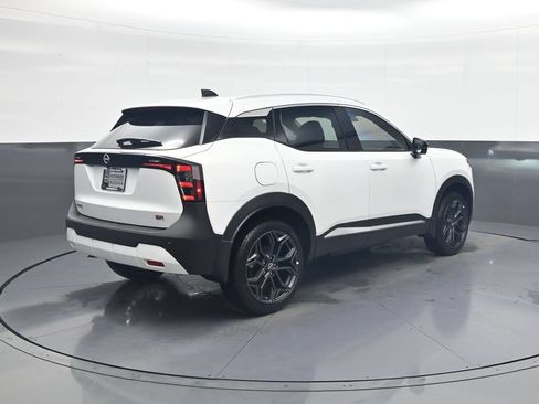 New 2026 Nissan Kicks SR FWD image 7