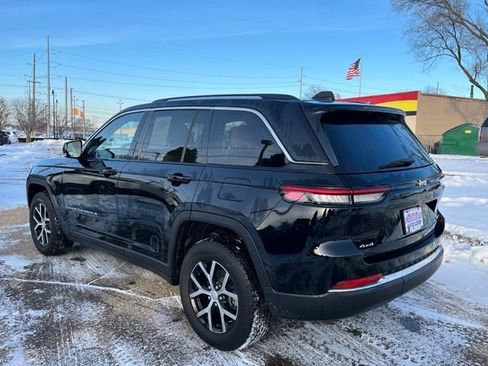 Used 2023 Jeep Grand Cherokee Limited image 4