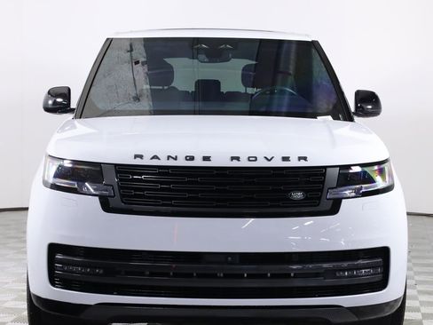Used 2025 Land Rover Range Rover SE AWD/4WD image 3