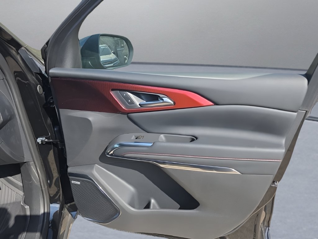 New 2026 Chevrolet Traverse RS w/ LPO, Floor Liner Package AWD/4WD image 30