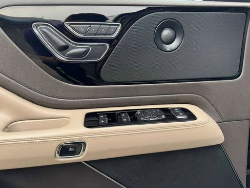 Used 2021 Lincoln Aviator Reserve w/ Equipment Group 201A AWD/4WD image 13