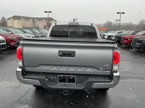 Used 2021 Toyota Tacoma TRD Off-Road image 6