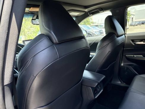 Used 2023 Toyota Venza Limited AWD/4WD image 14