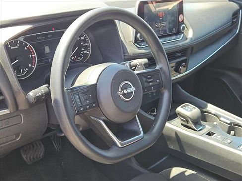 Used 2024 Nissan Rogue S FWD image 10