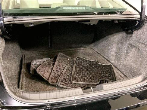 Used 2024 Volkswagen Jetta SE w/ Panoramic Sunroof Package FWD image 4