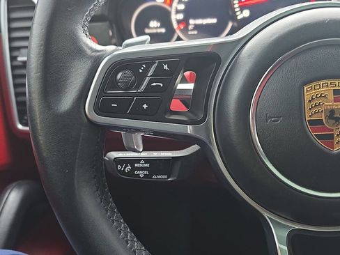 Used 2022 Porsche Cayenne AWD/4WD image 21