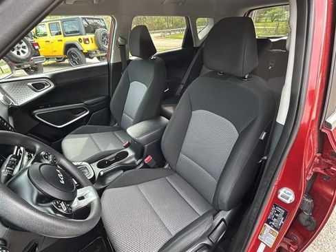 Used 2024 Kia Soul LX w/ Option Group 015 FWD image 23