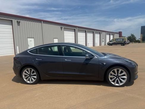 Used 2020 Tesla Model 3 Long Range AWD/4WD image 4