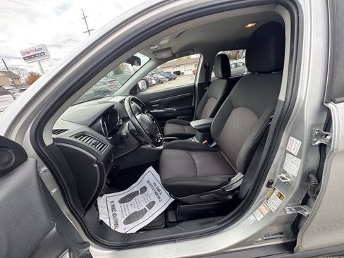 Used 2019 Mitsubishi Outlander Sport SE FWD image 33
