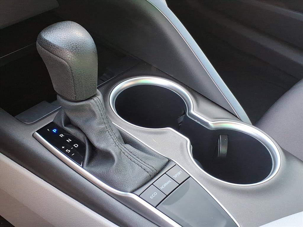 Used 2024 Toyota Camry LE FWD image 32