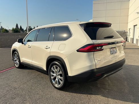 Used 2024 Toyota Grand Highlander AWD image 7