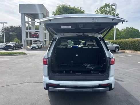 Used 2025 Toyota Sequoia Capstone AWD/4WD image 9