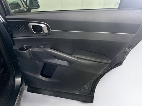 Used 2024 Kia Sorento LX image 29
