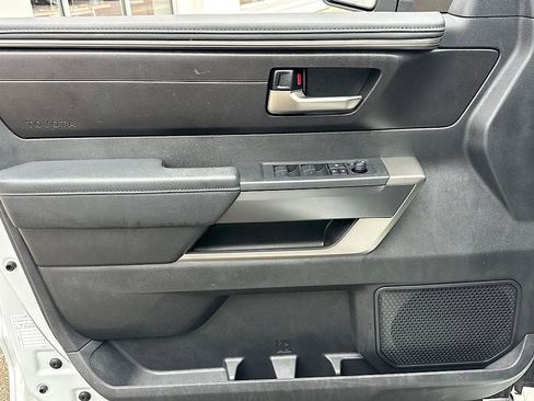 Certified 2025 Toyota Sequoia SR5 AWD/4WD image 15