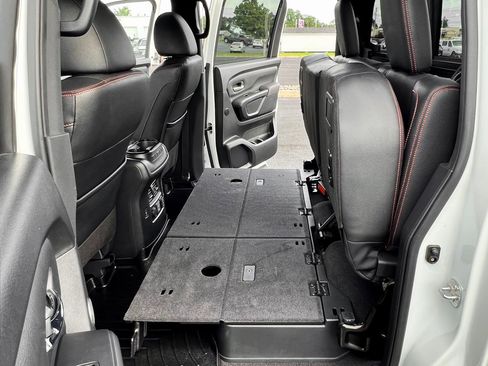 Used 2022 Nissan Titan PRO-4X w/ Pro-4x Convenience Package image 18