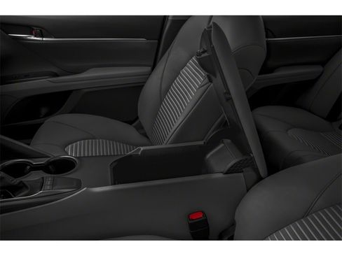 Used 2023 Toyota Camry SE image 9