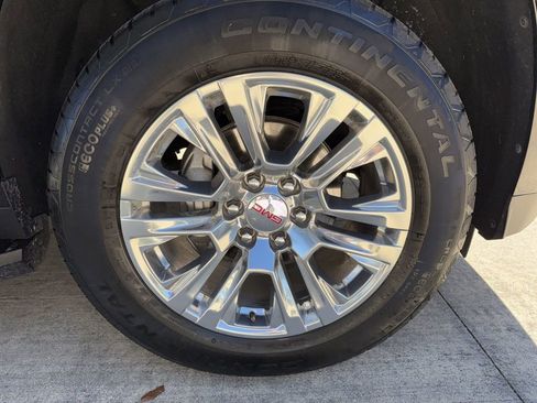 Used 2025 GMC Yukon Denali image 47