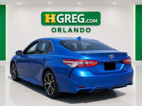 Used 2018 Toyota Camry SE FWD image 2