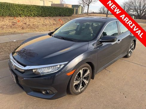 Used 2017 Honda Civic Touring image 8