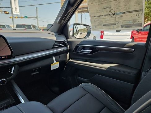 New 2025 Chevrolet Suburban Premier image 3