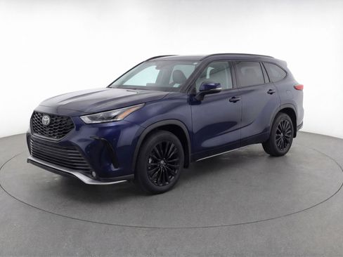 Used 2024 Toyota Highlander XSE image 3