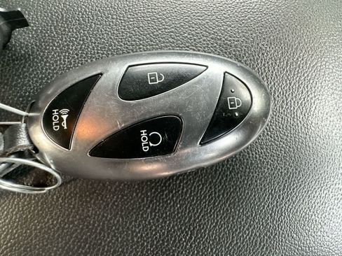 Used 2025 Hyundai Elantra SEL FWD image 28