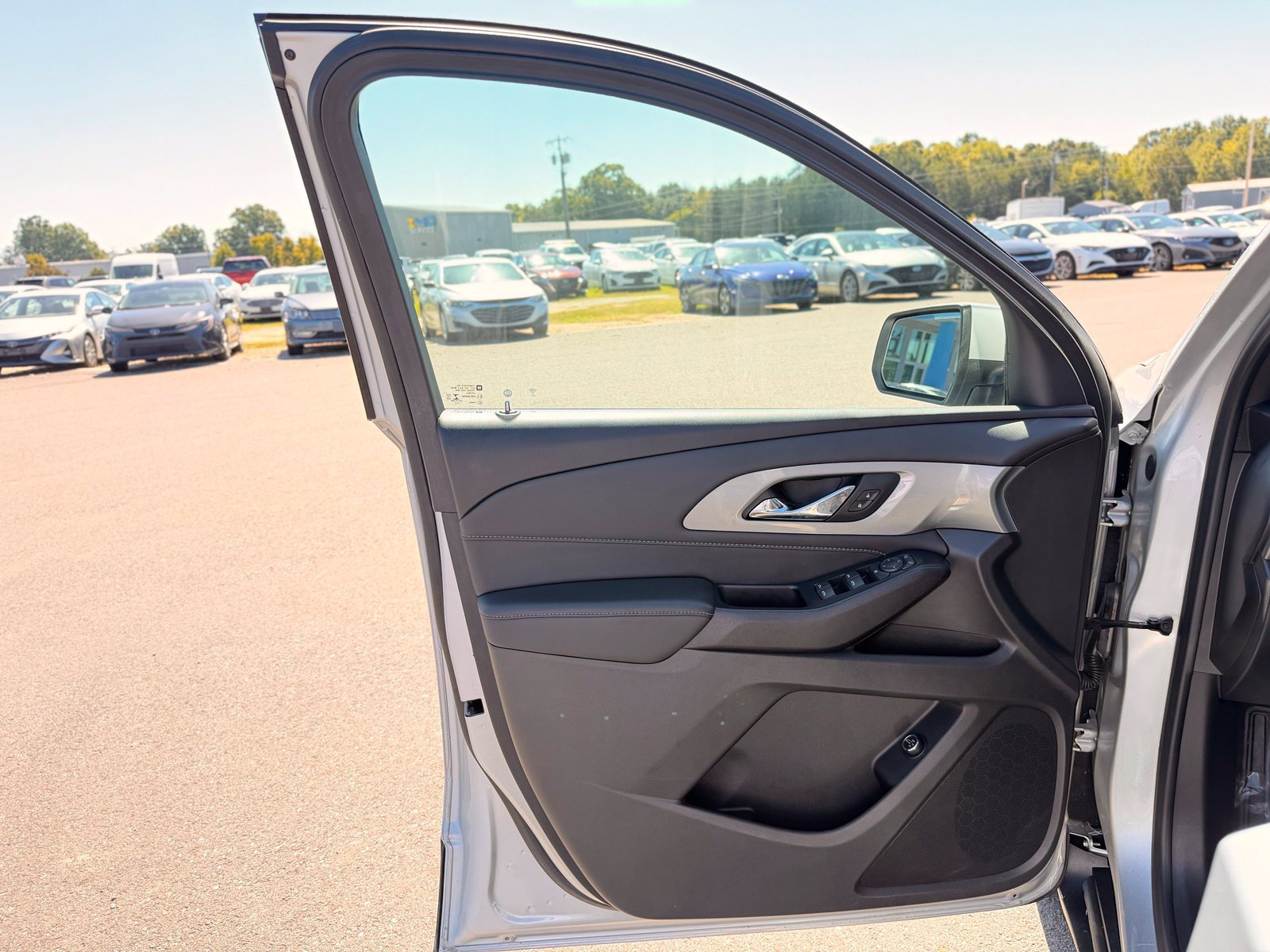 Used 2022 Chevrolet Traverse LT AWD/4WD image 16