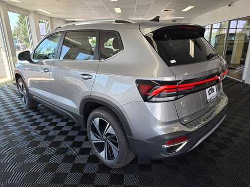 New 2026 Volkswagen Taos SE AWD/4WD image 5