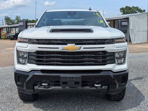 Used 2024 Chevrolet Silverado 2500 Custom w/ Custom Value Package AWD/4WD image 9