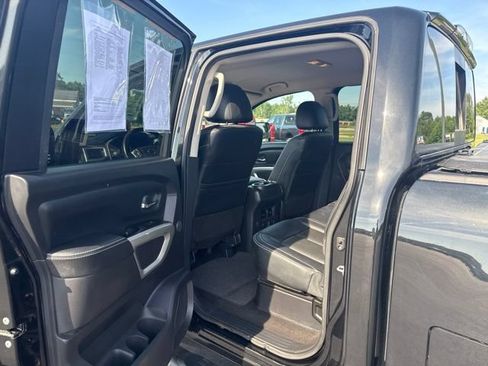 Used 2019 Nissan Titan PRO-4X AWD/4WD image 34