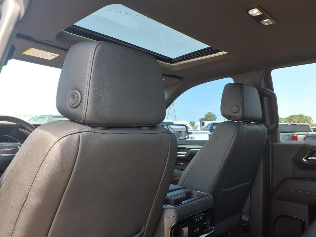 Used 2024 GMC Sierra 1500 AT4 w/ Technology Package AWD/4WD image 22