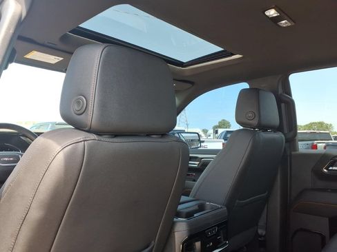 Used 2024 GMC Sierra 1500 AT4 w/ Technology Package AWD/4WD image 22