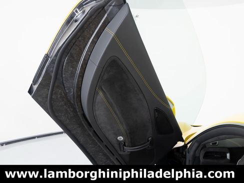 Used 2023 Maserati MC20 Coupe image 10