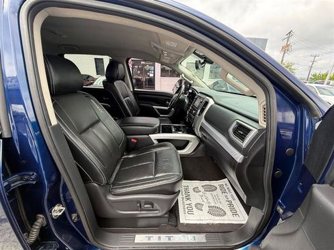 Used 2016 Nissan Titan PRO-4X w/ Pro-4x Convenience Package AWD/4WD image 31