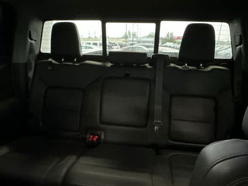 Used 2022 Chevrolet Silverado 1500 LT Trail Boss w/ Convenience Package II AWD/4WD image 5