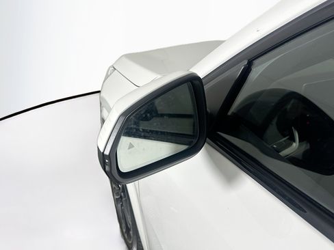 Used 2025 BMW X2 xDrive28i w/ M Sport Package image 16