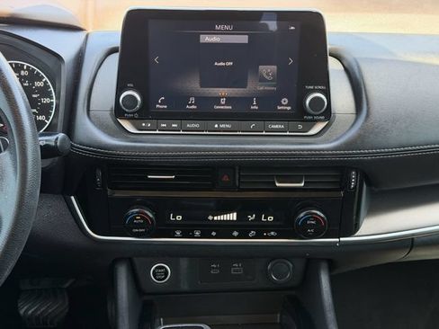 Used 2022 Nissan Rogue SV FWD image 15