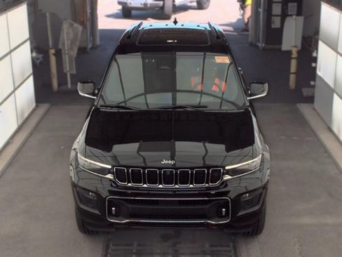 Used 2023 Jeep Grand Cherokee Overland w/ Adv Protech Group III AWD/4WD image 2