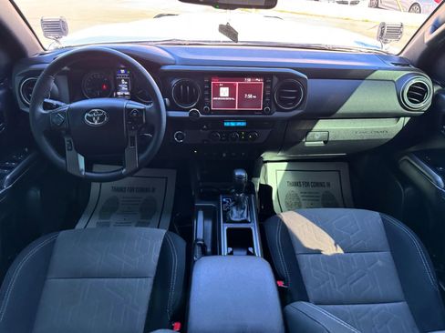 Used 2021 Toyota Tacoma TRD Sport w/ Technology Package image 27