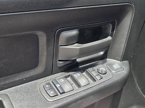 Used 2024 RAM 2500 Tradesman w/ Chrome Appearance Group AWD/4WD image 13
