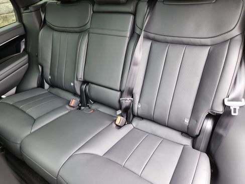 New 2026 Land Rover Range Rover SE image 24