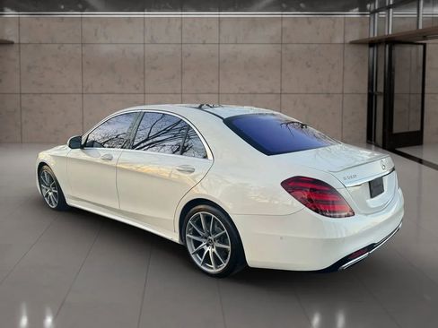 Used 2020 Mercedes-Benz S 560 Sedan w/ AMG Line Exterior image 4