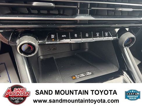 Used 2025 Chevrolet Traverse High Country FWD image 20