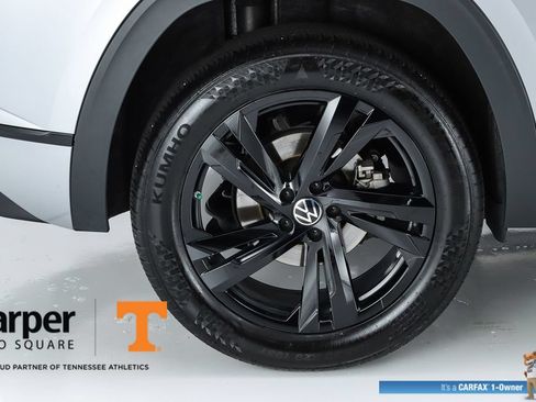 Used 2025 Volkswagen Atlas Cross Sport SEL R-Line AWD/4WD image 13